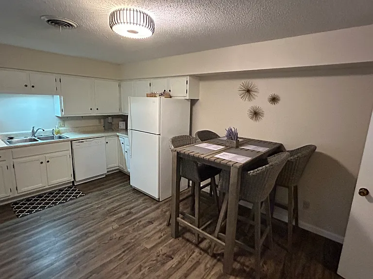 917 Davis Blvd #6 — Photo 13