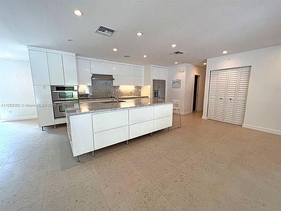 4th image of 15001 SW 69th Ct