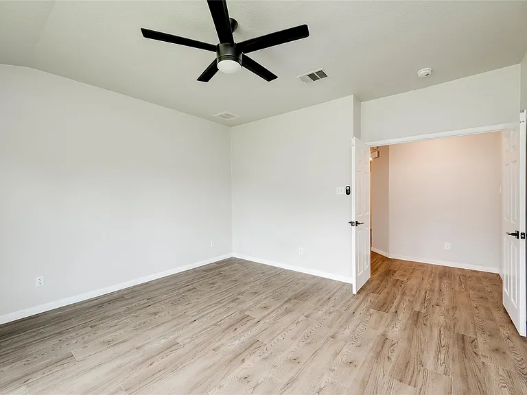 2401 Marshall Trl — Photo 26