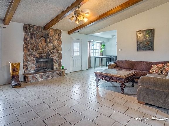 3rd image of 515 Parkwood Dr