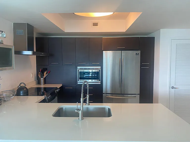 Sunny Isles Blvd — Photo 6
