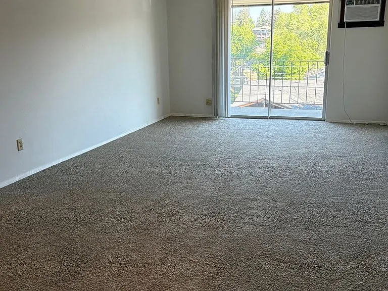 2112 W Northwest Blvd — Photo 7