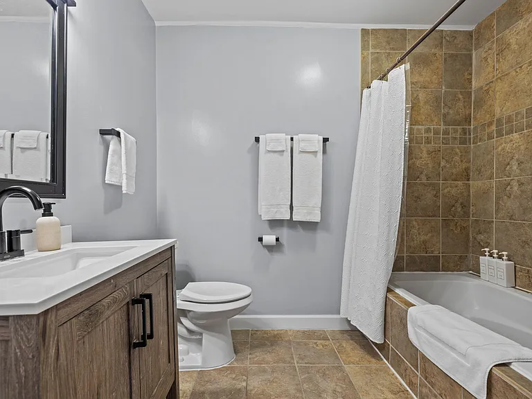 6125 Washington Blvd — Photo 12