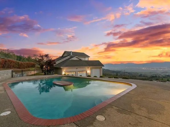 4002 Dry Creek Rd, Medford, OR 97504