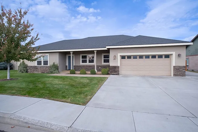 Tanglewood Dr — Photo 3