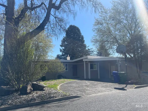 2013 Ridgeway Dr, Lewiston, ID 83501