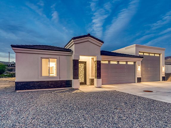 3rd image of 3811 Yucca Dr