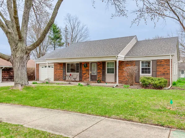 899 Bernard Dr, Buffalo Grove, IL 60089