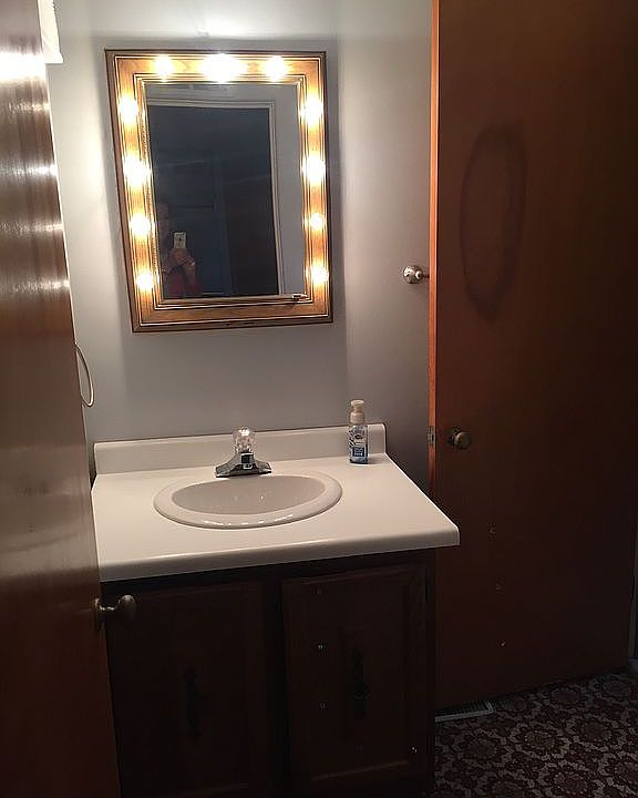 1/2 bath