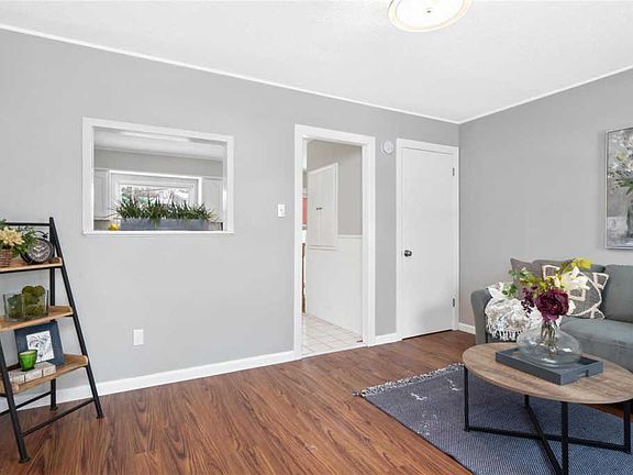 2nd image of 3410 Saint Martin Ln