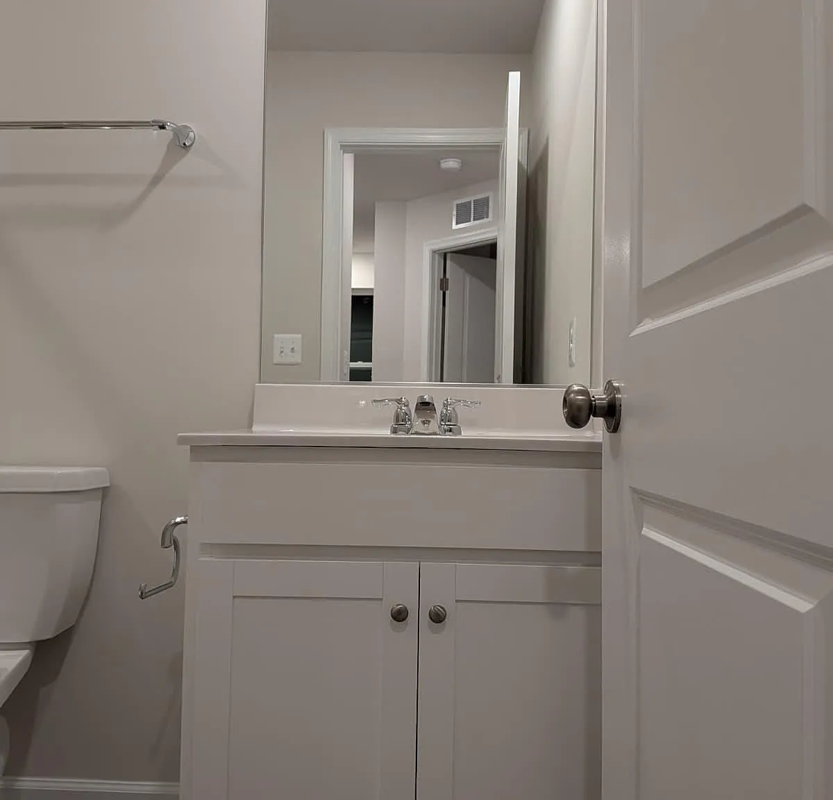 3 bed, 2.0 bath, $2,100 — Photo 1