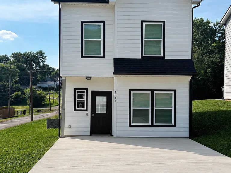 1341 W Baxter Ave — Photo 14