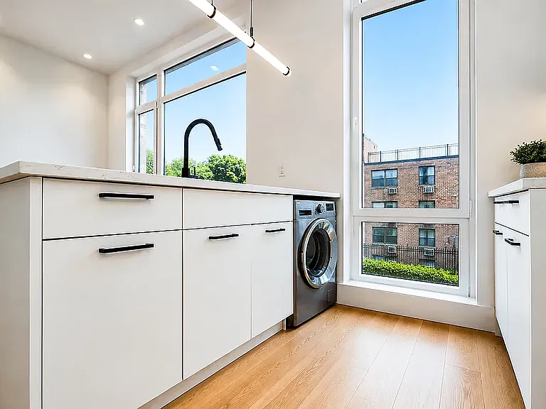 418 Lorimer St #3B — Photo 7