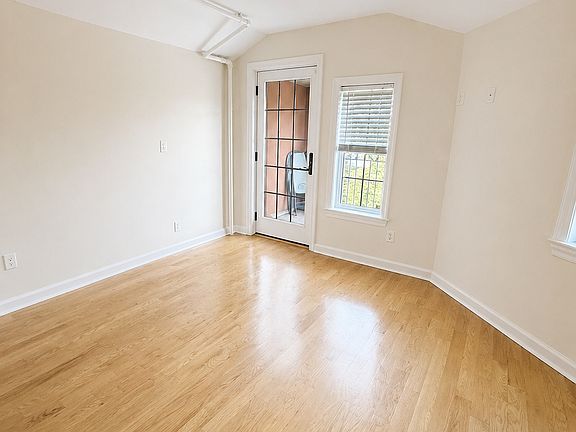 3rd image of 65-18 Queens Midtown Expy #1R