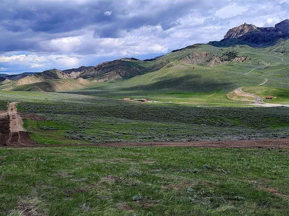 30 Skull Creek Dr, Cody, WY 82414