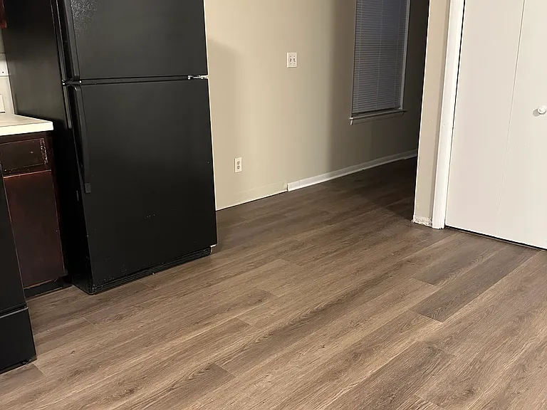 200 N Connell St — Photo 8