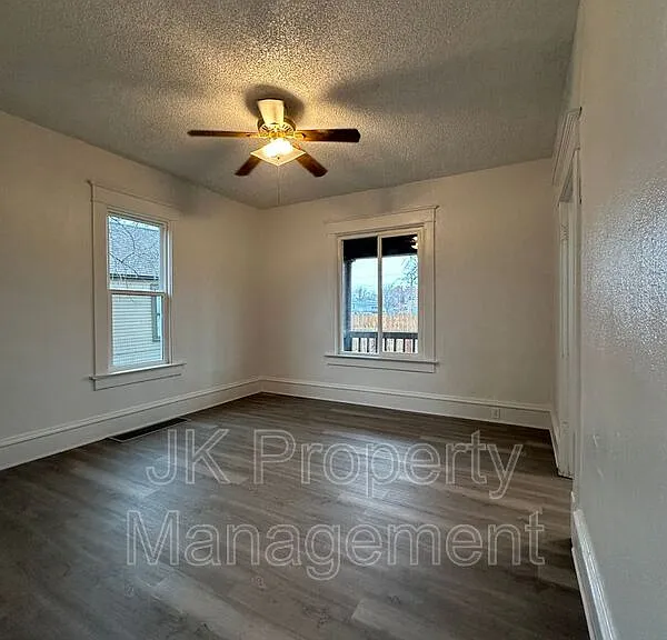 604 2nd Ave S — Photo 6