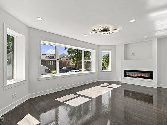 3rd image of 1716 E 83rd Pl