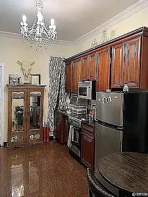 Rented by Oxford Property Group | media 25