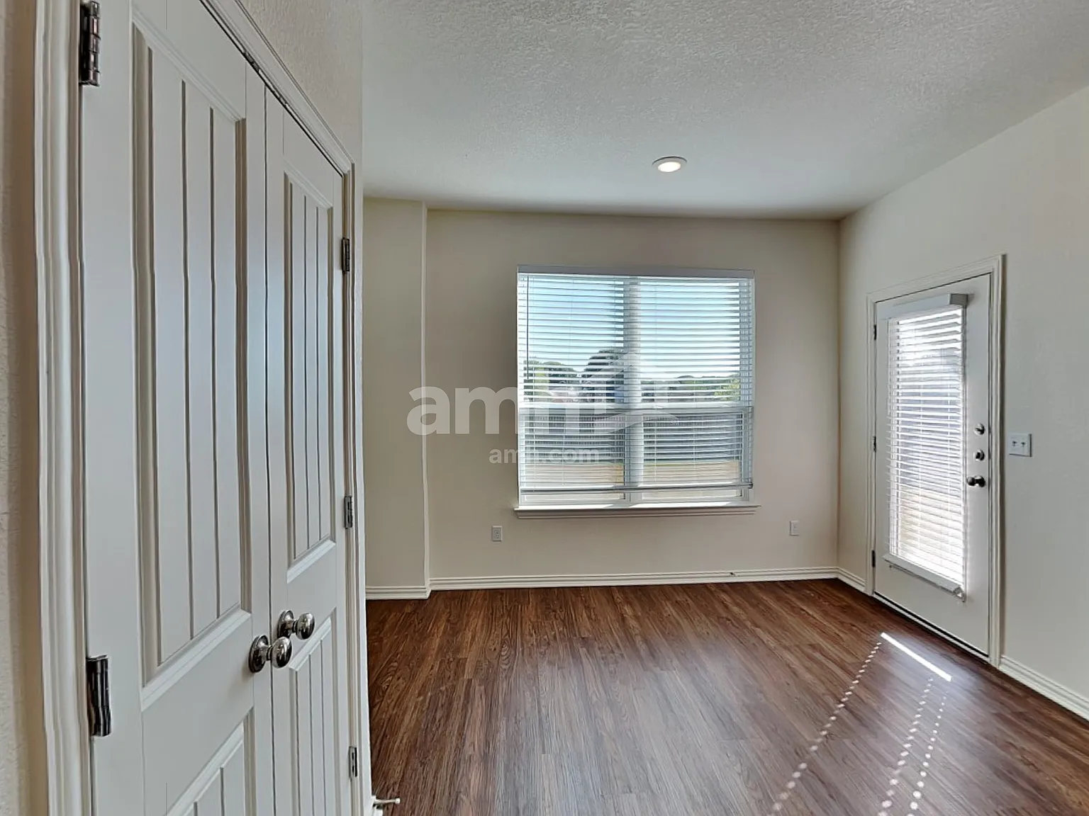 3 bed, 2.5 bath, 1532 sqft, $1,830 — Photo 4