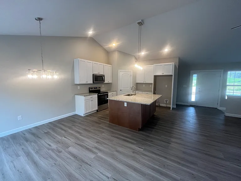 10720 Trenton Ln — Photo 11