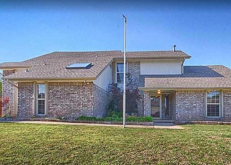 1st image of 1332 SW 108th Pl