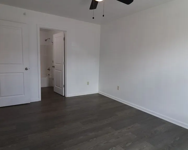 1409 W Spruce Way — Photo 9