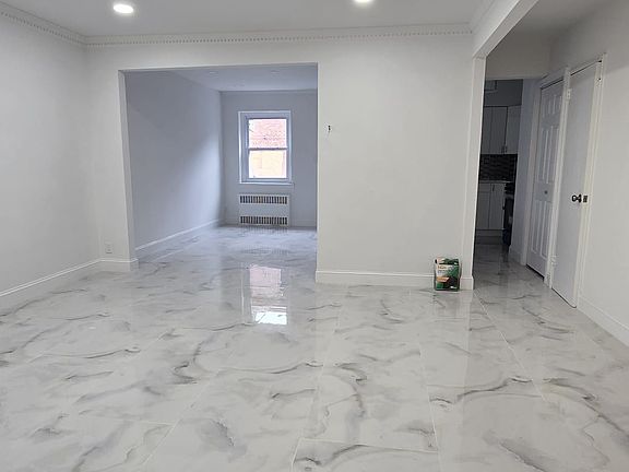 5th image of 2419 E 4th St #2