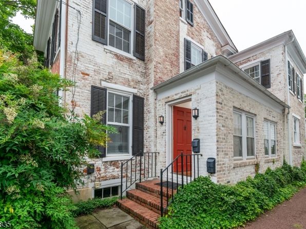 118 N Union St #1