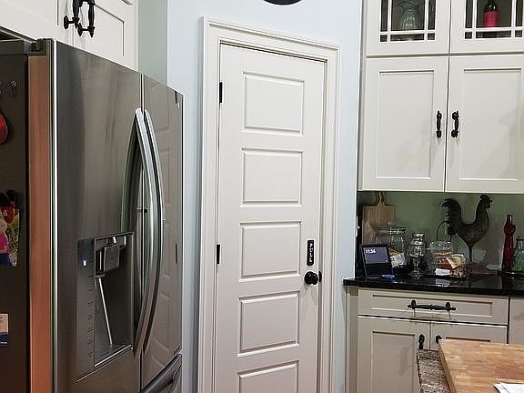 4th image of 533 Sleigh Dr
