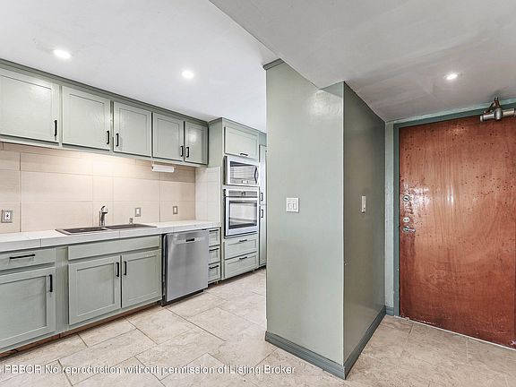 4th image of 155 Yacht Club Dr APT 101