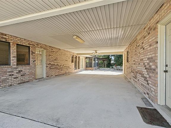 4th image of 3600 Lake Ontario Dr