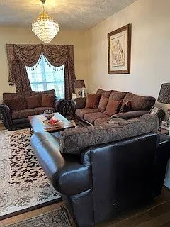 4 bed, 2.5 bath, 2887 sqft, $2,600 — Photo 2