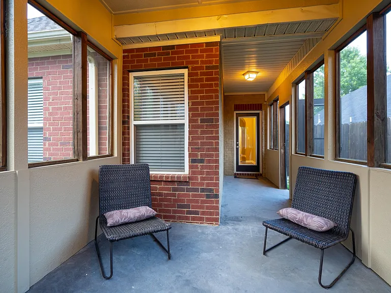 200 Oxmoor Pl — Photo 19