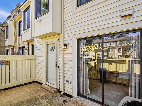 2nd image of 8851 Welbeck Way