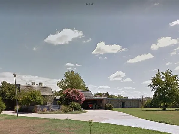 2961 Twin Acres Dr, Norman, OK 73071