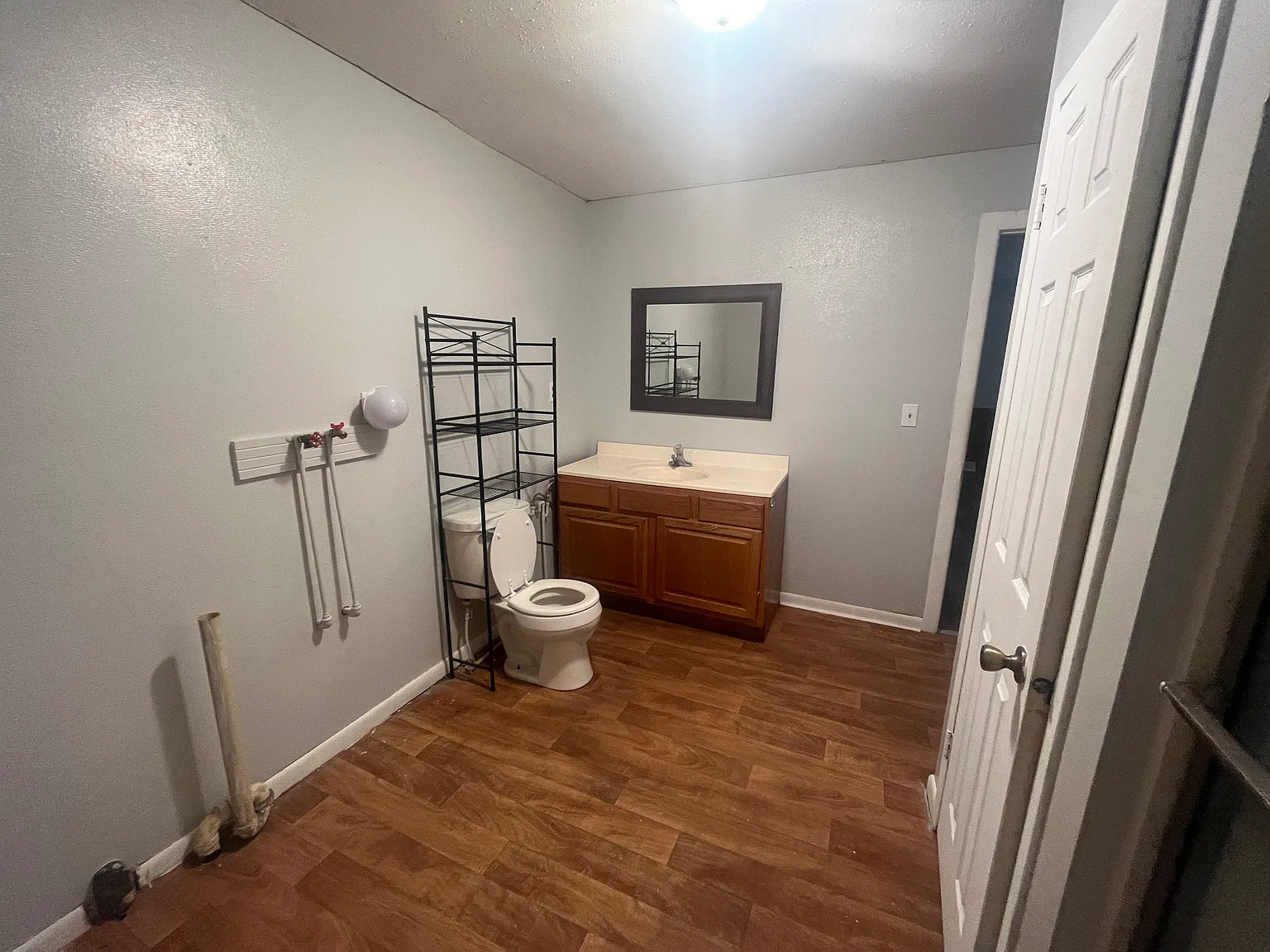 3 bed, 1100 sqft, $1,000 — Photo 4