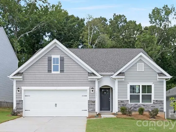 137 Cora View Trl, Waynesville, NC 28785