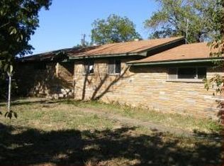 624 W Monroe St, Maud, OK 74854