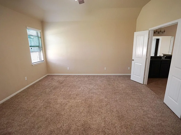 1067 Cedar Lake Ct — Photo 19
