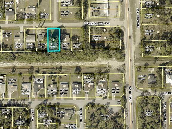 5th image of 2208 Wyandotte Ave