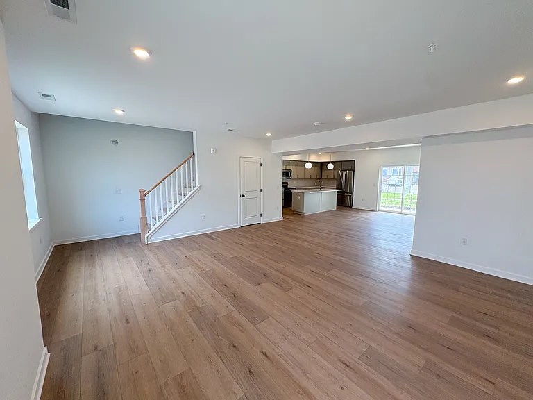 365 W Butler Ave #1B — Photo 7