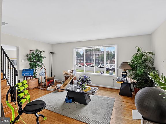 3rd image of 4021 Dominion Dr