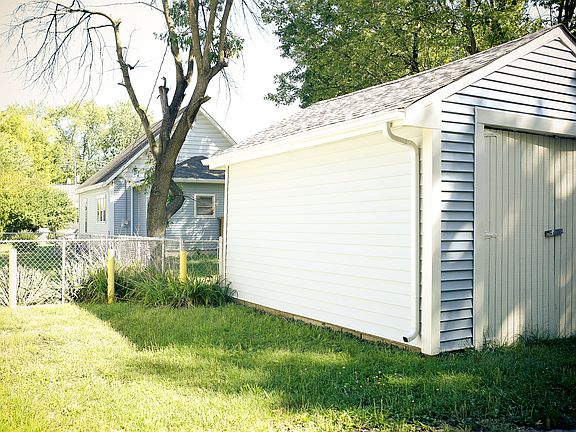 5th image of 606 N Gladstone Ave