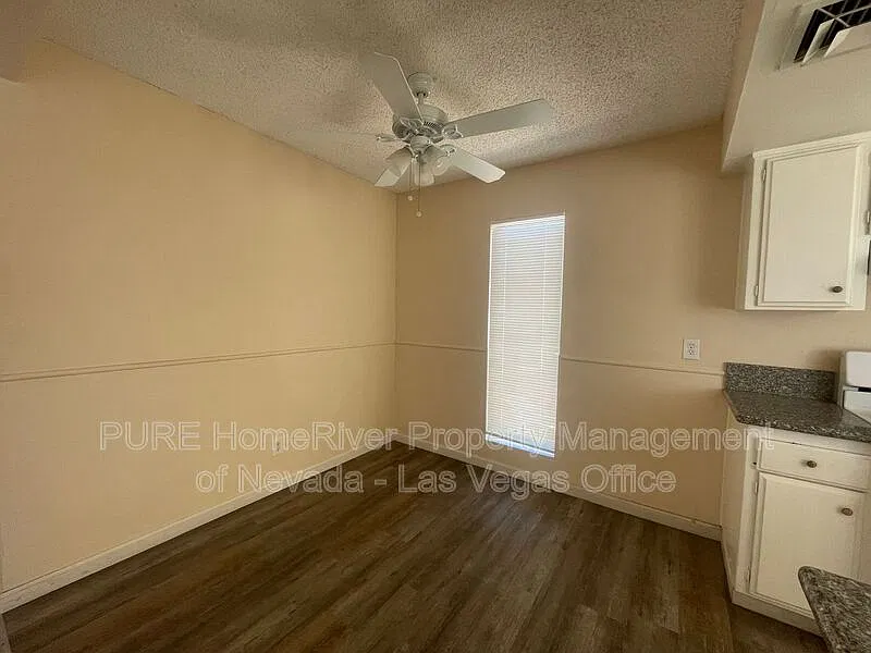 2 bed, 1.0 bath, 1100 sqft, $1,000 — Photo 2