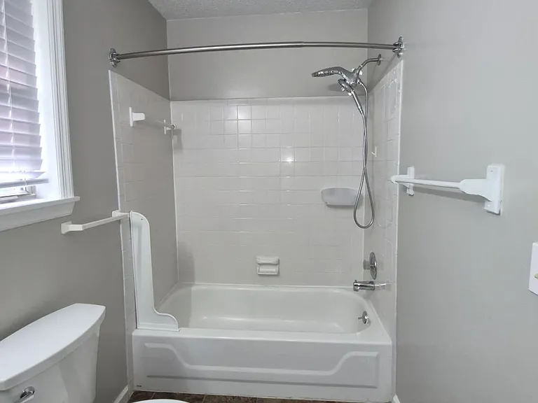 326 Nottingham Way — Photo 17