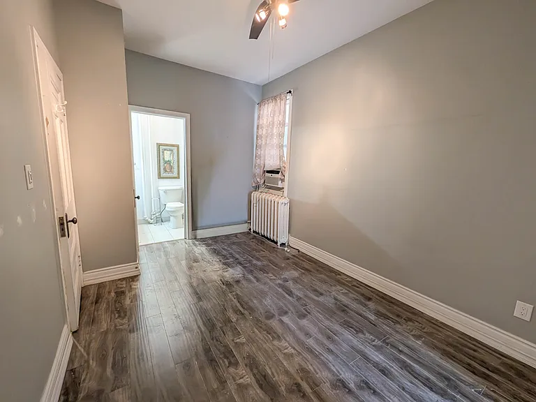 55 Wellington St S #3 — Photo 14