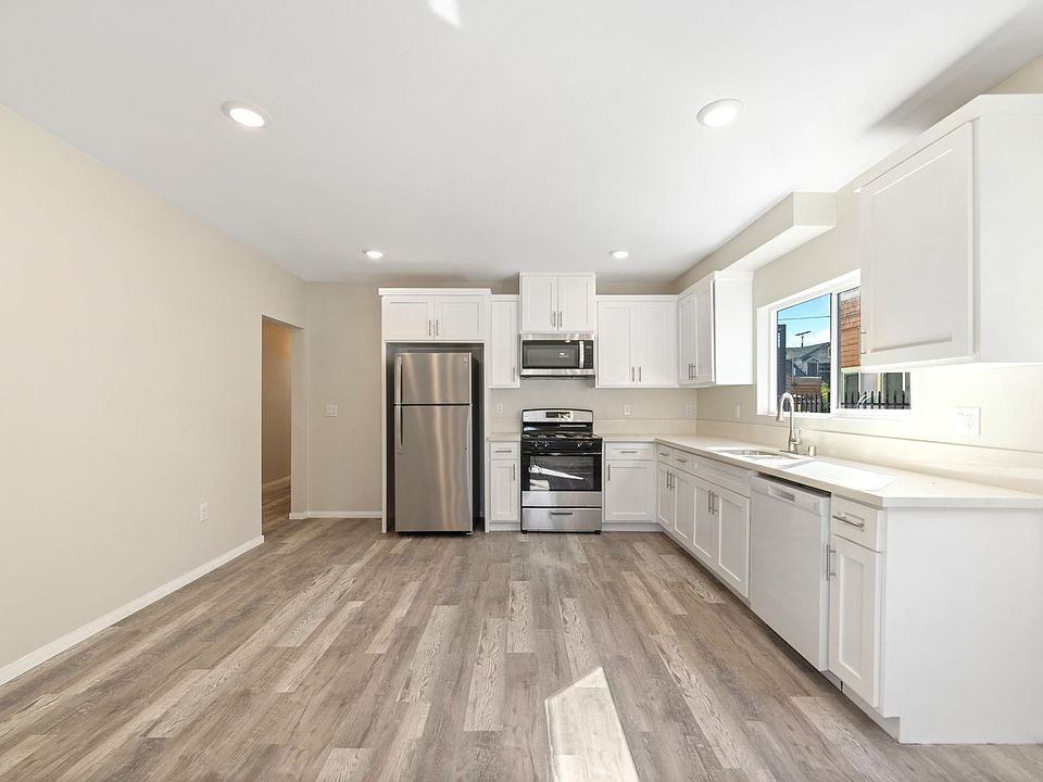 1st image of 324 W 51st St #328-1/2