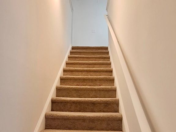 4th image of 315 Crestfield Cir