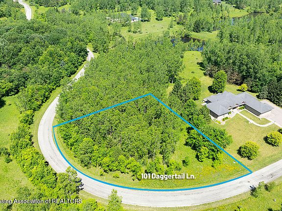 2nd image of 101 Daggertail Ln